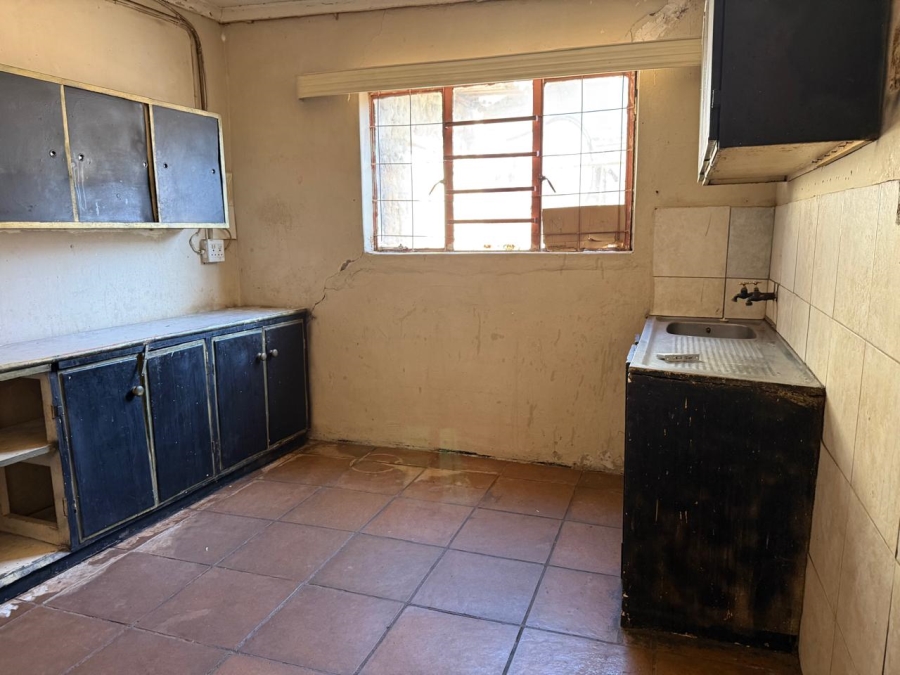 To Let 1 Bedroom Property for Rent in Oos Einde North West